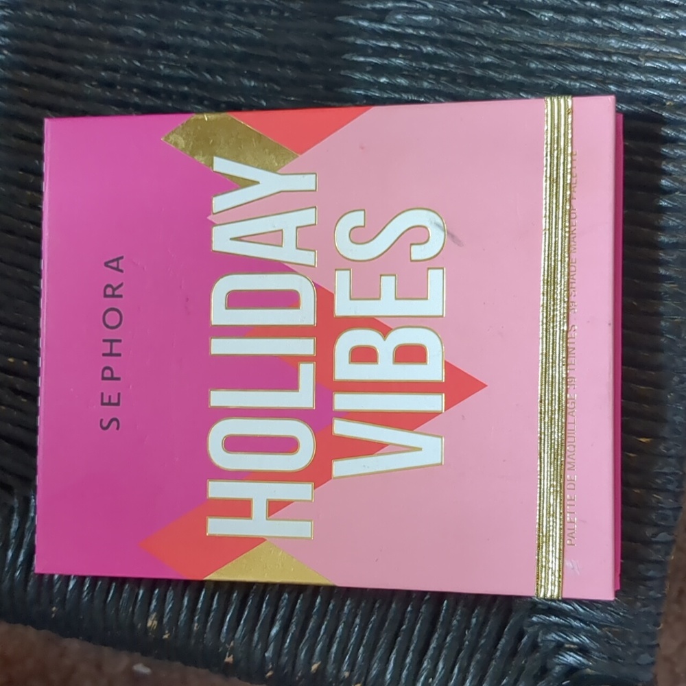Sephora holiday vibes pallett
